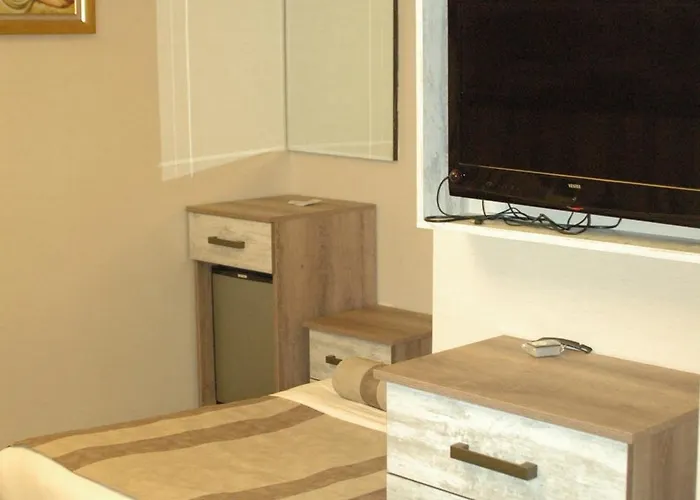 Ξενοδοχείο Saray 2*